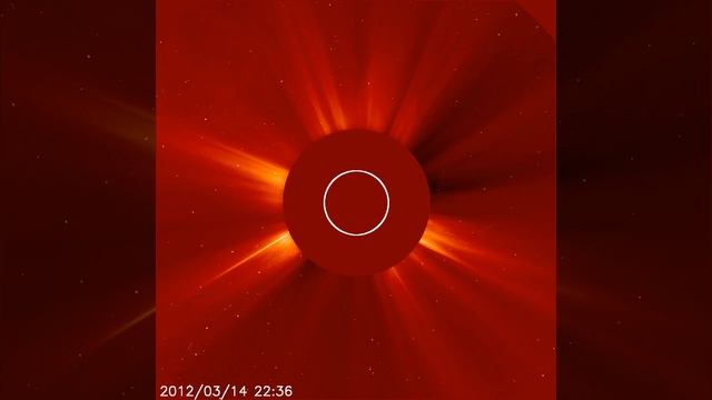 Comet SWAN Dives Into the Sun HD смотреть онлайн