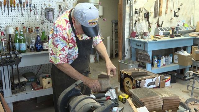 Larry the Birdhouse Man смотреть онлайн