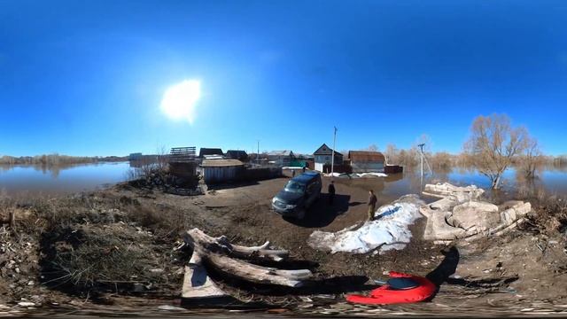 Кувандык 11 апреля 2024 конец улицы Кирова . Уровень реки Сакмара в половодье . Съёмка в 360 смотреть онлайн