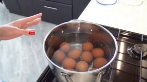 Как СВАРИТЬ ЯЙЦА, чтобы скорлупа хорошо чистилась. Варю ЯЙЦА вкрутую.