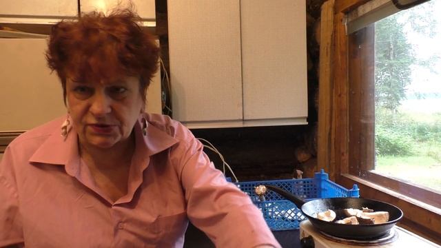 Завтрак грибника. Зонтики, мухоморы и чай из чаги.