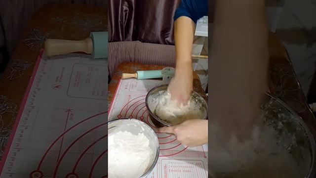 замешиваем дрожжевое тесто#готовимдома