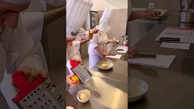 Что не так с ромовой бабой? смотреть онлайн