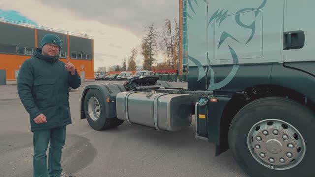 Видео-обзор: Строительный тягач SITRAK 4x2