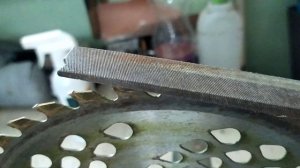 Как заточить диск триммера обычным напильником