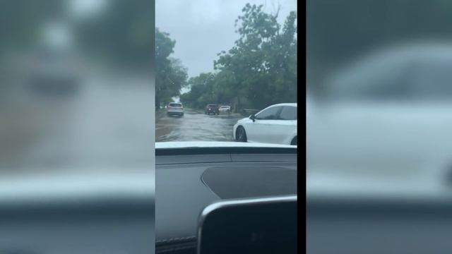 Flash flooding in Dallas after heavy rains hit area Sunday смотреть онлайн