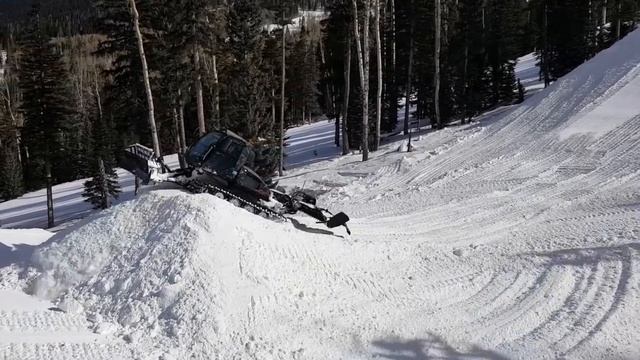 Snowcat For Children _ Truck Tunes For Kids _ Twenty Trucks Channel