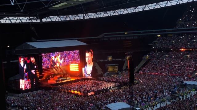 08 Boyfriends Wembley 19 06 22 Harry Styles смотреть онлайн