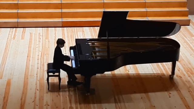 Дж. Гершвин - А. Гершвин "Очаровательный ритм", А. Цфасман "Юмореска" исп. Лука Какабадзе смотреть онлайн