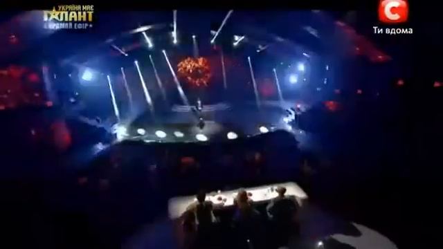 Артем Лоик. Гала-концерт 'Україна має талант 4' (02.06.12).mp4 смотреть онлайн