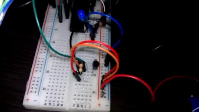 Czujnik temperatury - Atmega16, HD44780, DS18B20, nrf24l01 смотреть онлайн