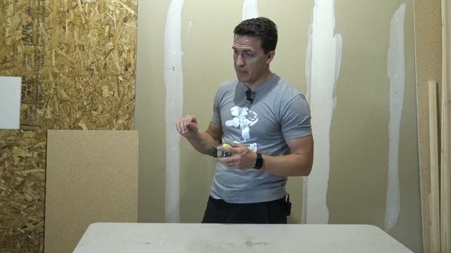 Ryobi Air Grip Compact Laser Level AAA Batteries ELL1002 - Open and Review! смотреть онлайн