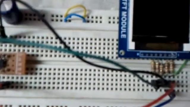 PIC12F1822 with ST7735 TFT display смотреть онлайн