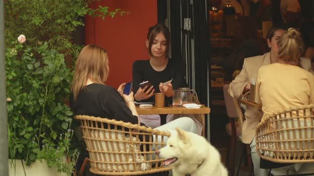 Moscow Today August 2023, Expensive Cars, Stylish Youth Walking In Moscow, Patriarch S Ponds.