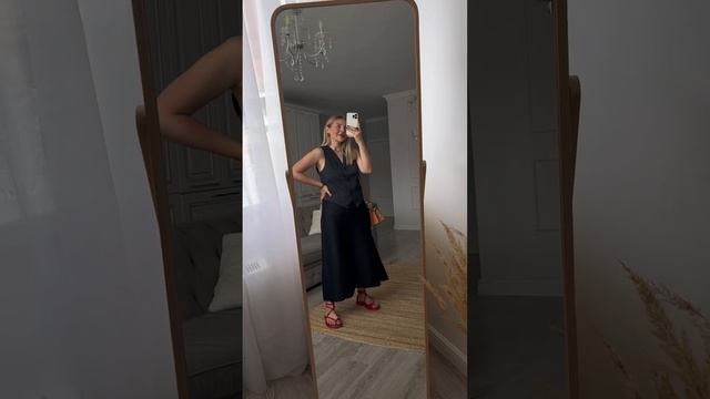 Жилетки - это любовь #эстетика #стиль #стилист #мода #стильныеобразы #распаковка #shorts смотреть онлайн