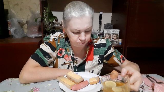 мукбанг/сосиски/яйцо варёное/сыр #хлеб #чай смотреть онлайн