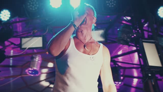 Рейс 1702. Планета 9. Сольный концерт в Sexton