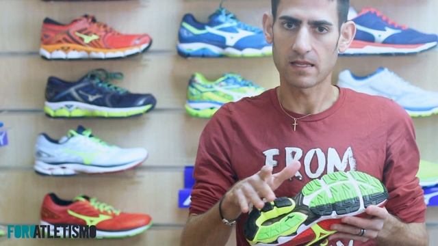 Mizuno Wave Equate: estabilidad y soporte a buen precio смотреть онлайн