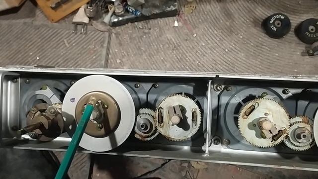 Ремонт блока частотной развязки от радиорелейной станции Р-409 после неумелого вскрытия. смотреть онлайн