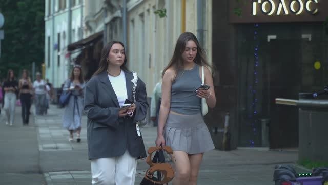 Moscow July 2023. ️Beautiful Stylish People And Smart Cars On The Streets Of Moscow.