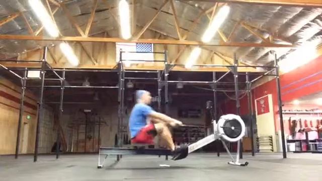 3 RFT - 300m row + 10 burpees over erg - 4:39 смотреть онлайн