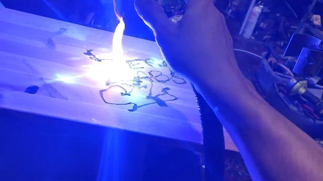 Burning Wood With A Handheld Nichia NUBM31T Laser Diode Array (95W 450 Nm)