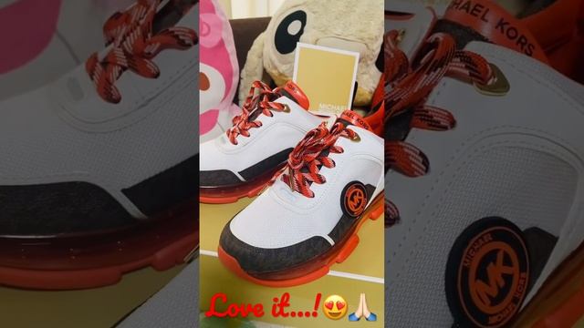 Michael Kors KENDRA TRAINER 👟👈🏻😍🤩 смотреть онлайн