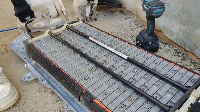 Toyota Noah hybrid РЕМОНТ батареи ПО КРАСОТЕ 89241707815 смотреть онлайн