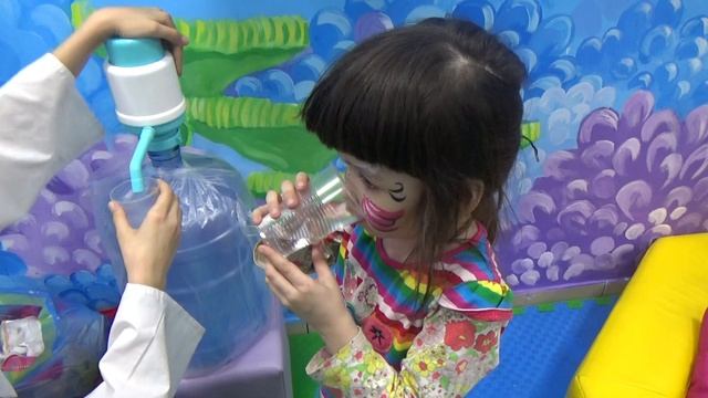 Mini miss Ailin Video for kids Веселое день рождения в игровом центре смотреть онлайн