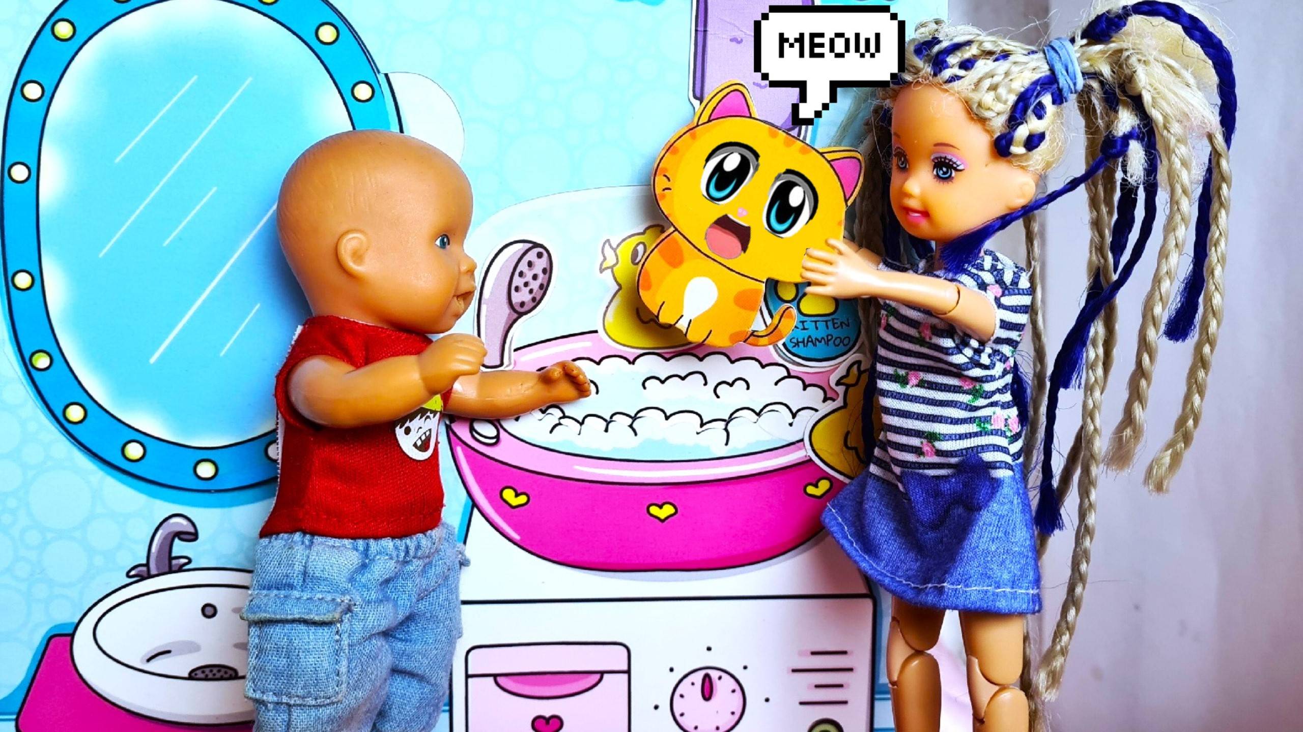 КАК ПОМЫТЬ КОТА😹👀 ИГРАЮ бумажной куклой ДОМИКИС ВЕСЕЛАЯ СЕМЕЙКА истории с куклами Даринелка ТВ смотреть онлайн