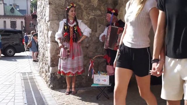 Польша, Краков, музыка на улице смотреть онлайн