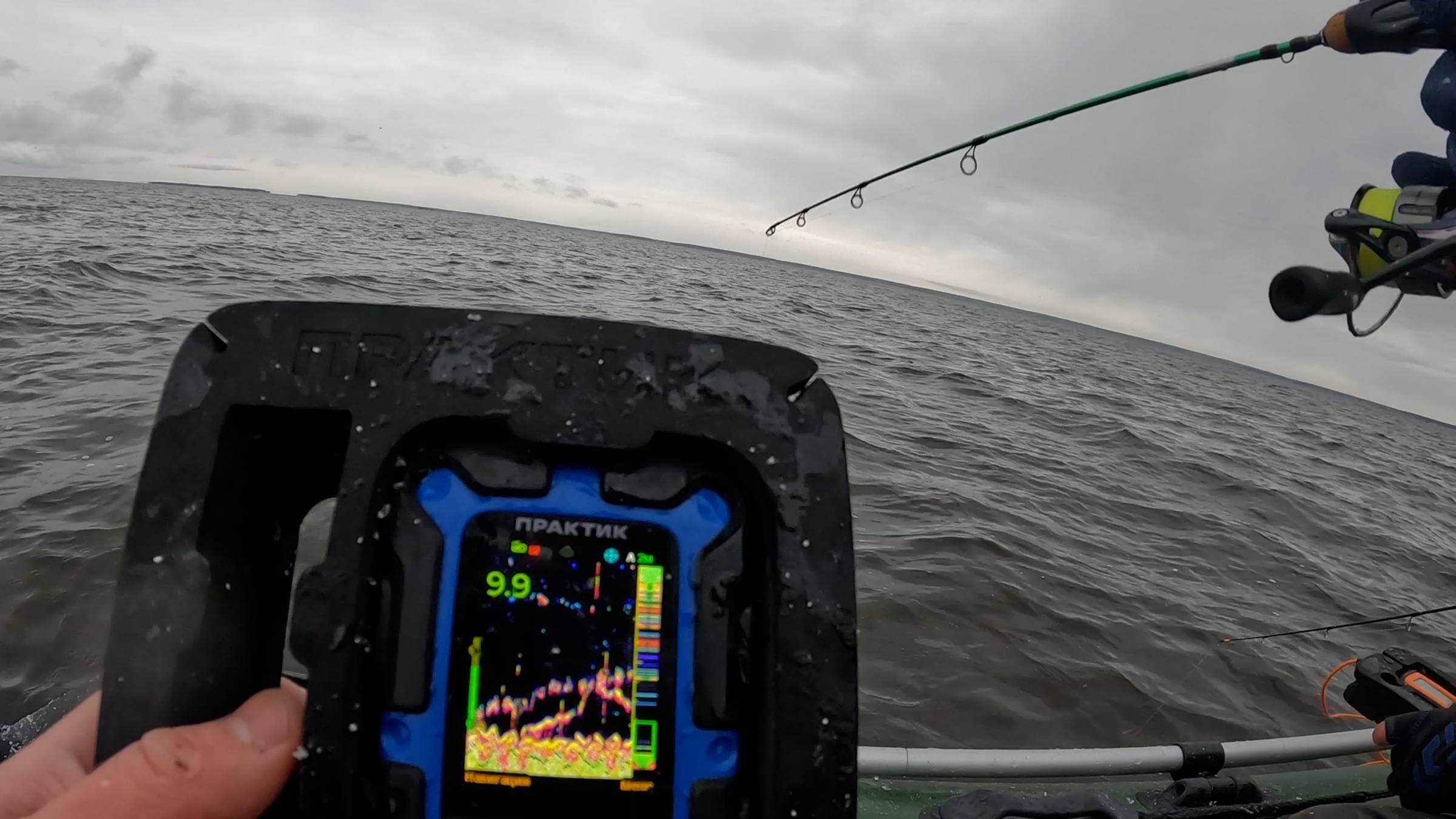 Секреты ловли Судака и Берша с лодки | Рыбалка в отвес на тюльку c Эхолот Практик 8 Pro WiFi. смотреть онлайн