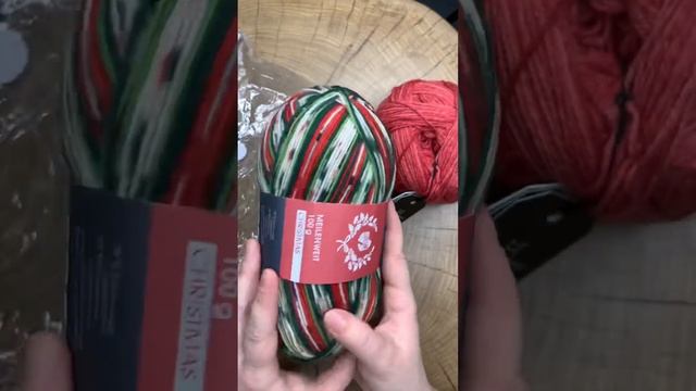 Наконец-то я ее купила❤️Давно мечтала о новогодней носочной пряже#носки_спицами #вязание смотреть онлайн