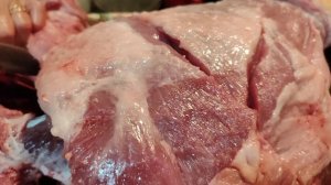 Разделываем мясо // мама солит САЛО самое вкусное//