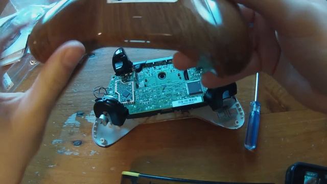 How to disassemble an Xbox one controller to replace the outer shell. смотреть онлайн