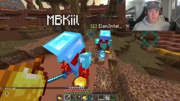 Hunted by 100 Players in Minecraft Hunger Games...