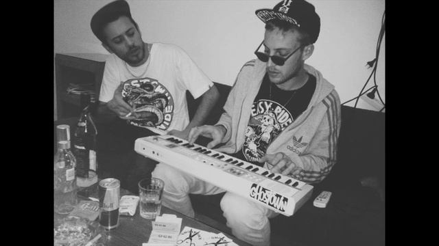 Mentor Irie & General G - Never Give Up Gal смотреть онлайн