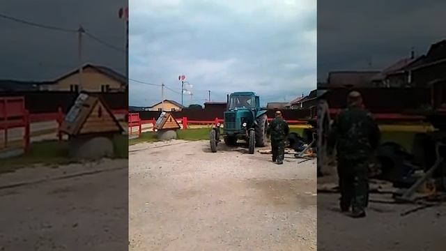 Заводим трактор. смотреть онлайн