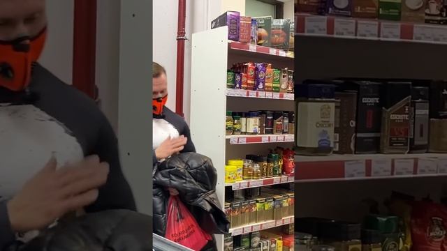 МИГРАНТЫ ХОТЯТ ДРАКИ! РУССКИЙ НЕ СДАЁТСЯ! #магазин #проверка #мигранты #русский #просрочка #полиция смотреть онлайн