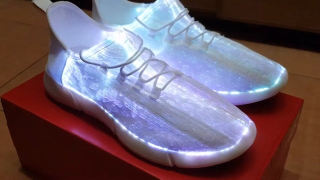 Кроссовки с LED подсветкой смотреть онлайн