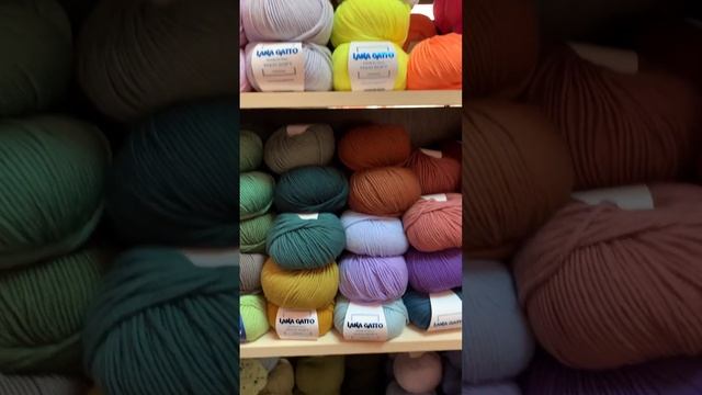 Когда зашла в магазин с пряжей и тебе надо абсолютно всё смотреть онлайн