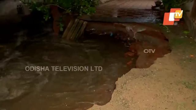Heavy Rain Leads To Water logging In Several Parts Of Odisha смотреть онлайн