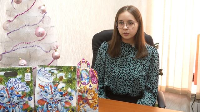 До Нового года осталось 24 дня. Время хлопот и подготовки к новогодним торжествам смотреть онлайн