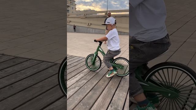 Беговел HB-007 - 14. От 3 до 5 лет , 4.250р, сайт cars-kids.com смотреть онлайн