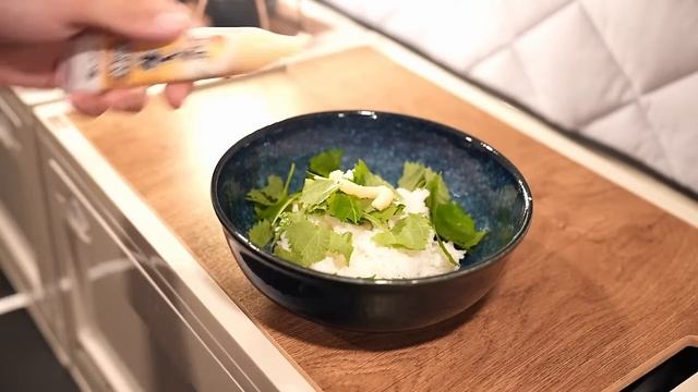 [Аренда автомобиля в кемпинге] Ночной гейминг во время шторма в скрытом авто лагере у гор смотреть онлайн