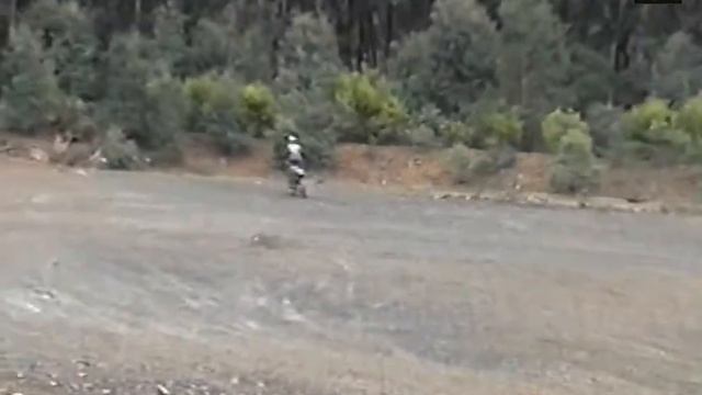 GravelDump Kinglake Xt600 08 08 04 смотреть онлайн