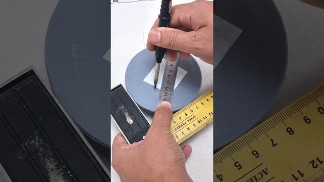 Простое приспособление для определения центра окружности смотреть онлайн