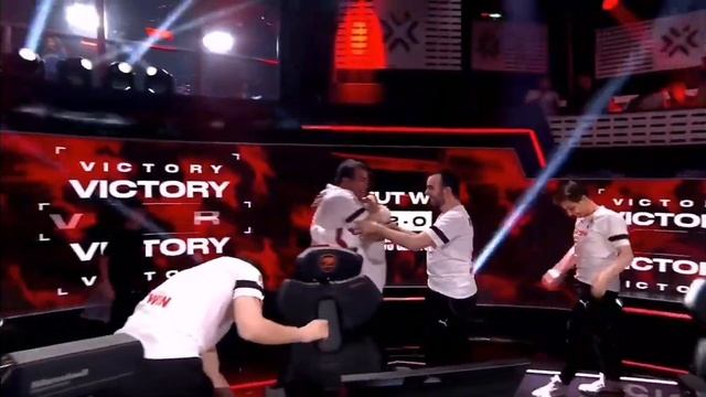 FUT vs GIANTS | qRaxs'dan galibiyeti getiren 1v3 clutch #valorant #vctemea смотреть онлайн