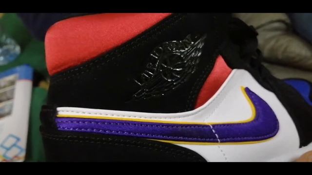 Unboxing Air Jordan 1 Mid SE смотреть онлайн