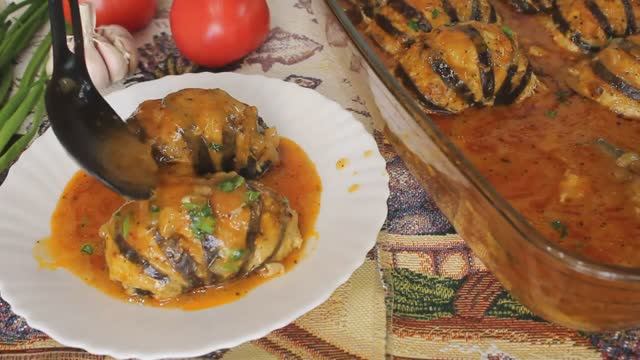 Баклажаны запеченные в духовке с мясным фаршем. Вкусная горячая закуска. Быстрый ужин или обед. смотреть онлайн